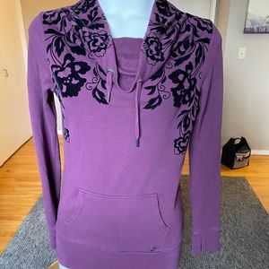 4/$20 Kismet cowl neck sweatshirt with front pocket and black velvet flowers